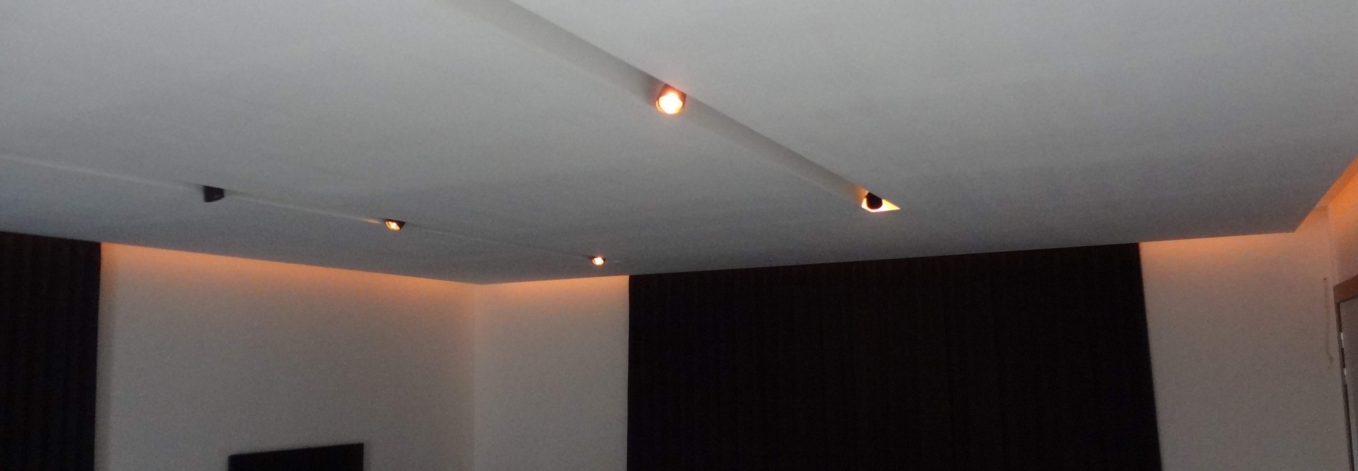 Indirect licht plafond uit gipsplaat